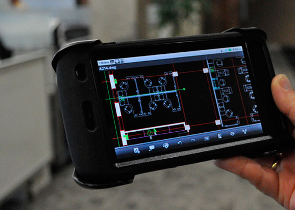 Usando os recursos de GPS dos dispositivos móveis, os usuários serão capazes de melhorar a orientação em seus projetos