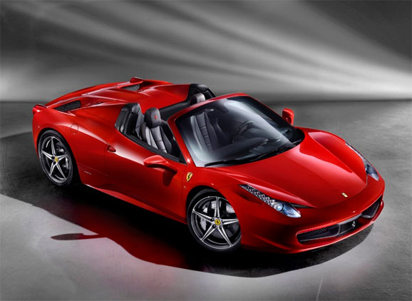 Ferrari 458 traz os traços elegantes do designer italiano Sergio Pininfarina grande parceiro da Ferrari