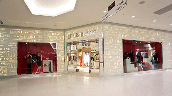 No projeto para as fachadas das lojas Le Lis Blanc teve sua estreia na loja do recém-inaugurado shopping Cidade São Paulo